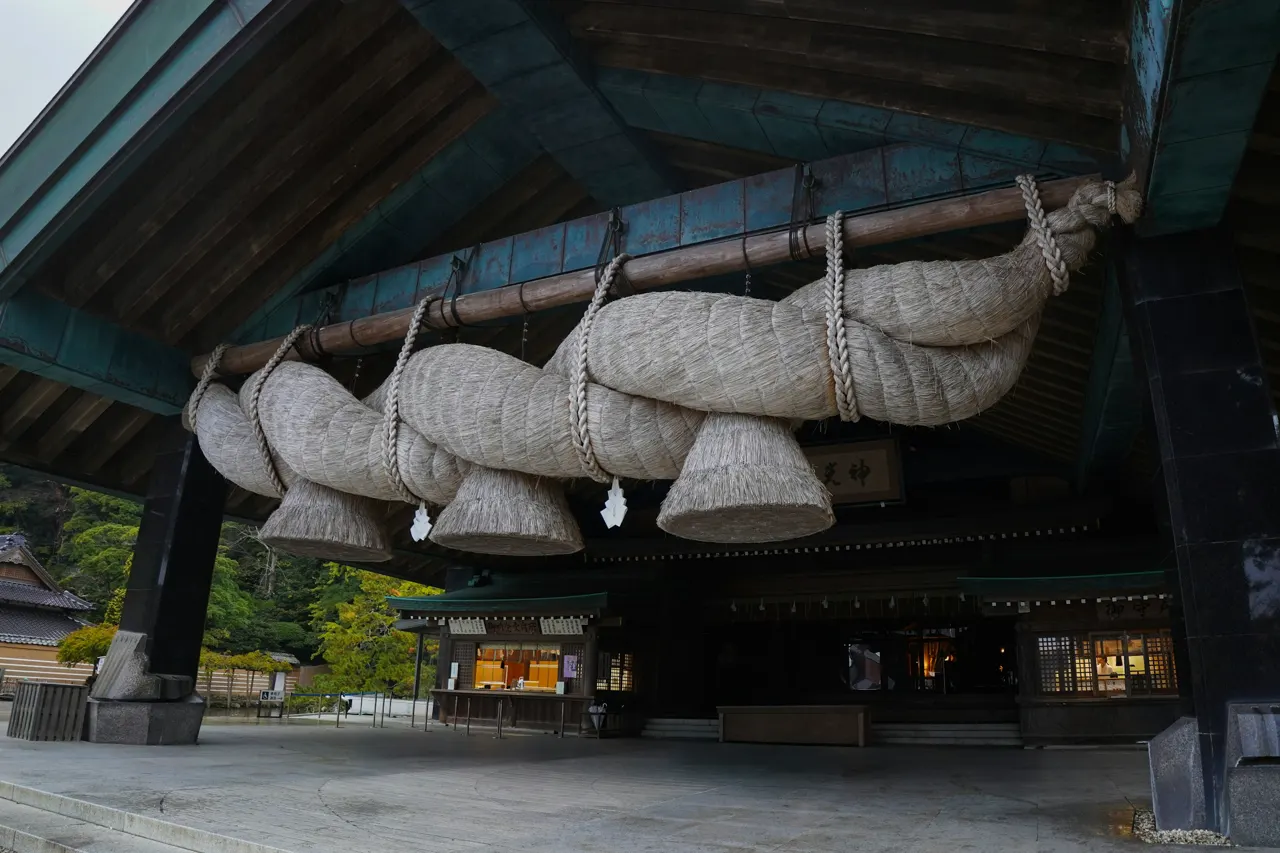 Giant Shimenawa Hanging at Izumo Taisha Kaguraden