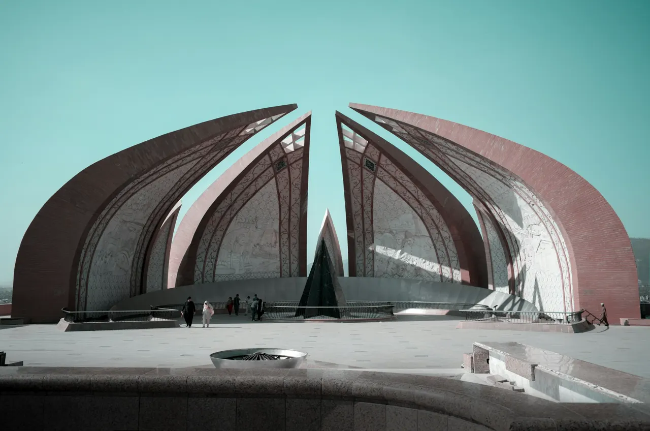 Just adding Symmetry to my photos, Pakistan Monument 