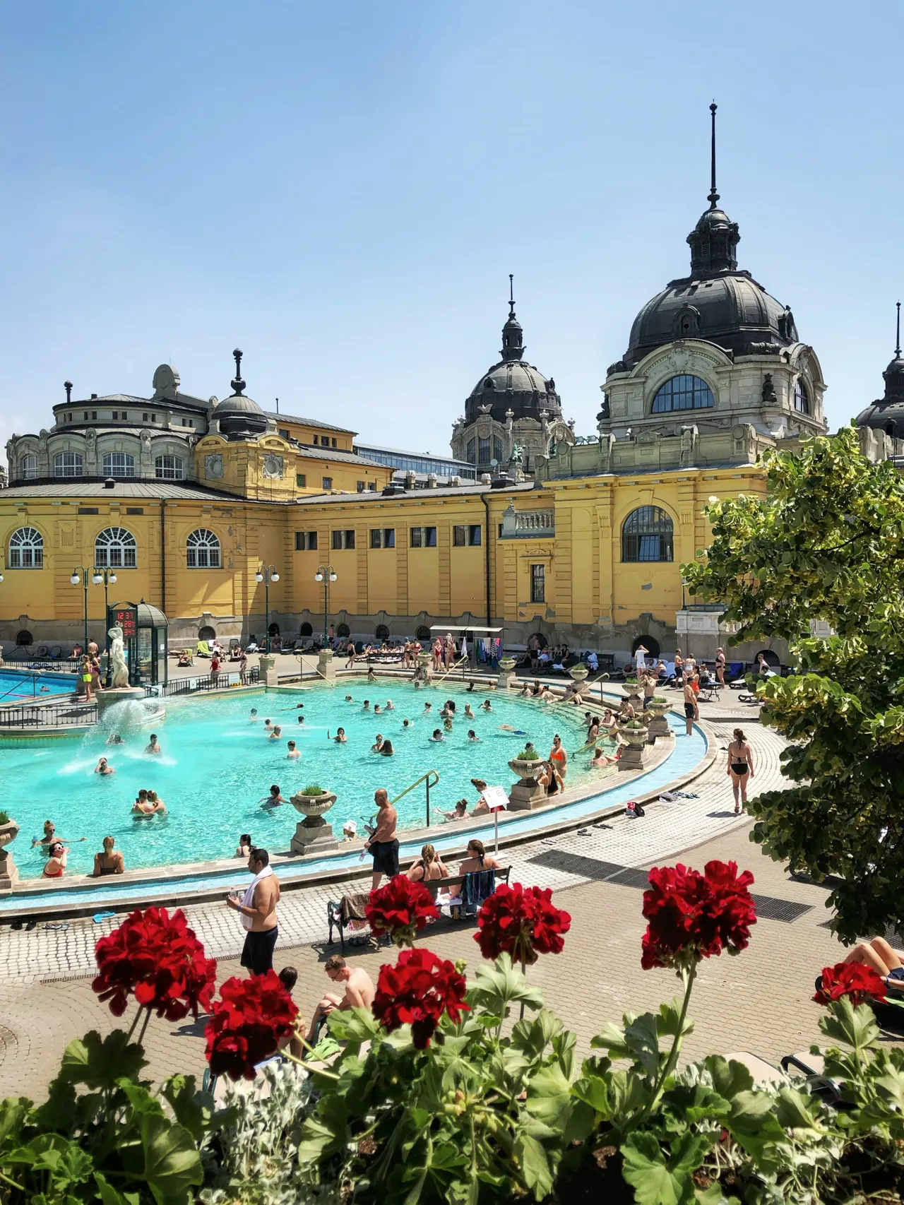 Szechenyi Thermal Bath, Budapest, Hungary
Original: https://www