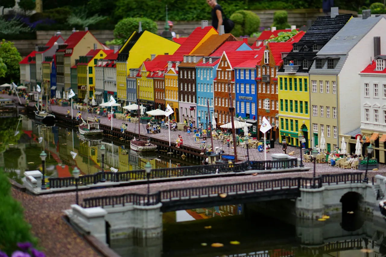 a model of a city with a bridge over a river