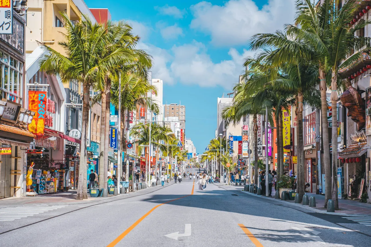 Kokusai Street in Naha, Okinawa, Japon
