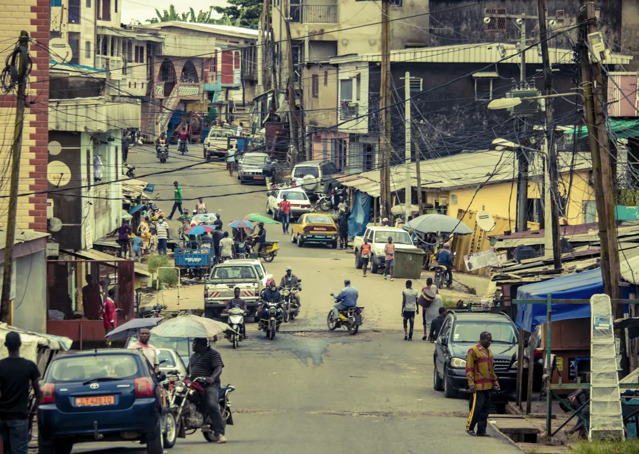 Scene of life in a street of Douala