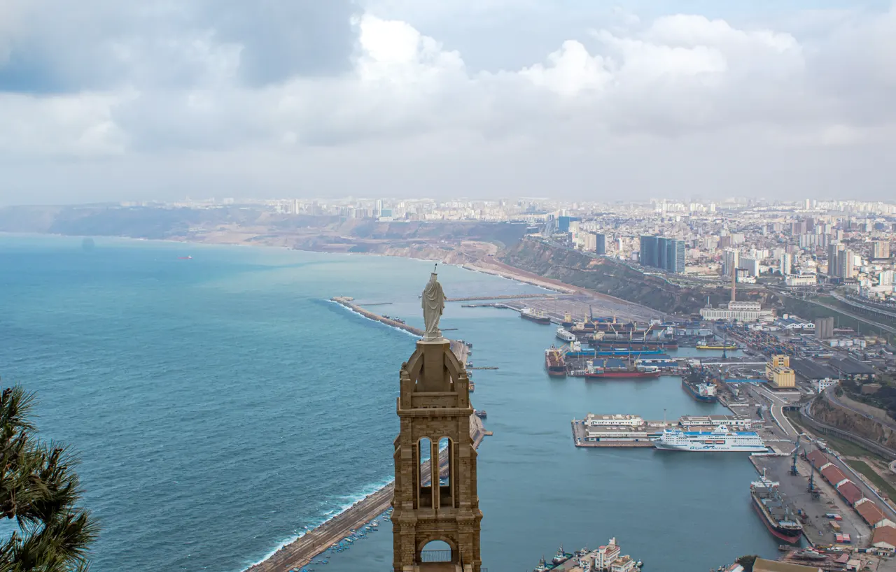 I took this Photo in Oran City visiting the interesting places and from there is Difrent with an Diffrent View that shows the Big Golf With the tiny details 