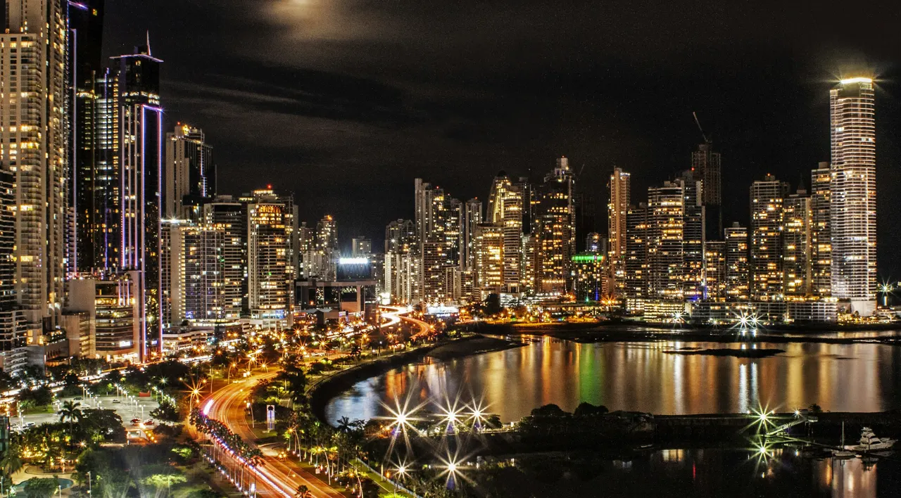 Panama City view from White tower at 21:00
