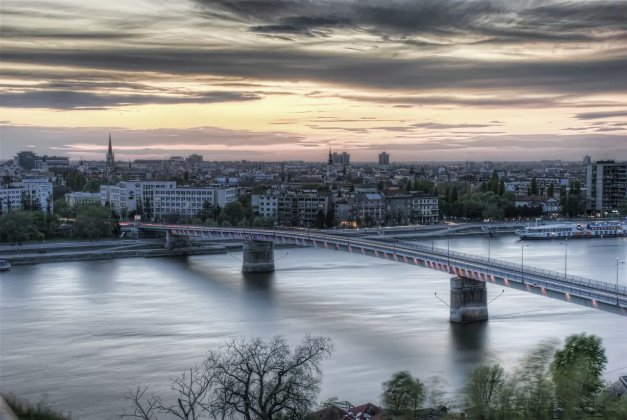 Bracketing, then merging into HDR